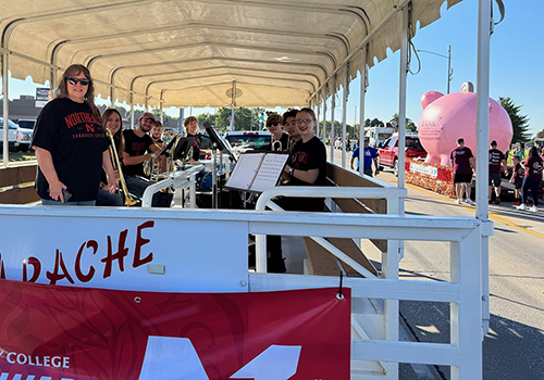 Northeast Students Make the Parade a ‘Pop’toberfest